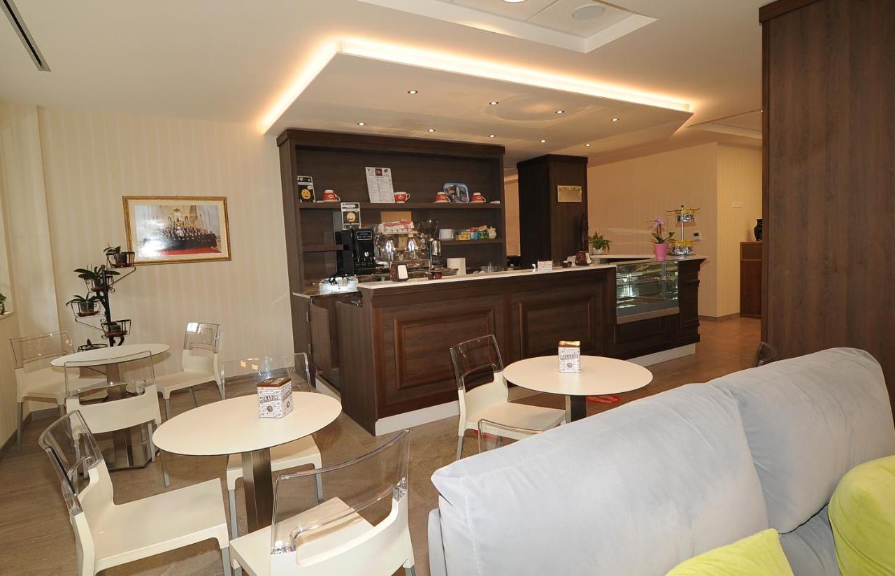 Casa Ospitalita San Giuseppe Bed & Breakfast LʼAquila Екстериор снимка